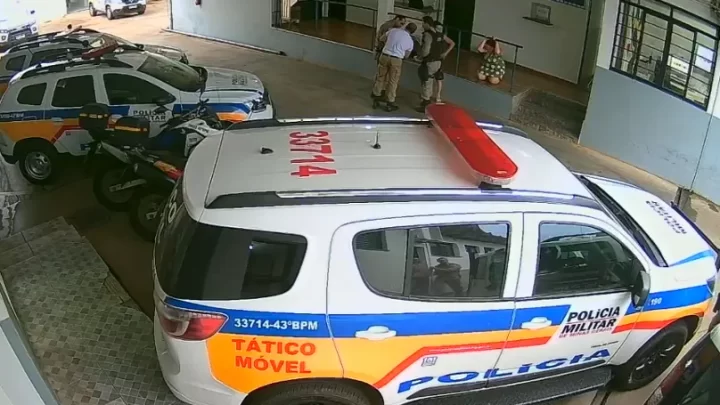 Recém-nascido de dois dias foi socorrido por militares e levado para a Santa Casa Municipal.