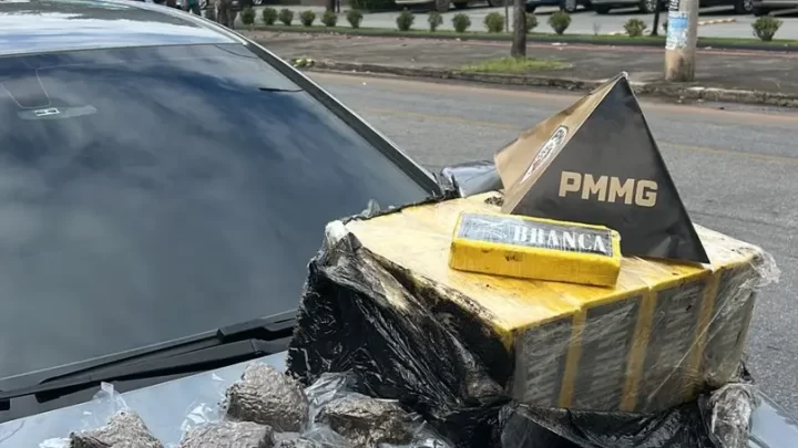 PM apreendeu 40 quilos de pasta base de cocaína e dois quilos de maconha na Região Norte da capital.