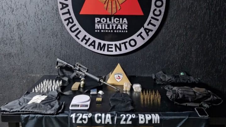 pmmg-apreende-fuzil-granada-e-drogas-no-morro-das-pedras-em-bh
